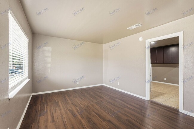 Photo - 3130 S Llewellyn Ave