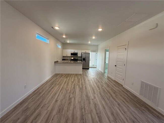 Photo - 1051 States Ave