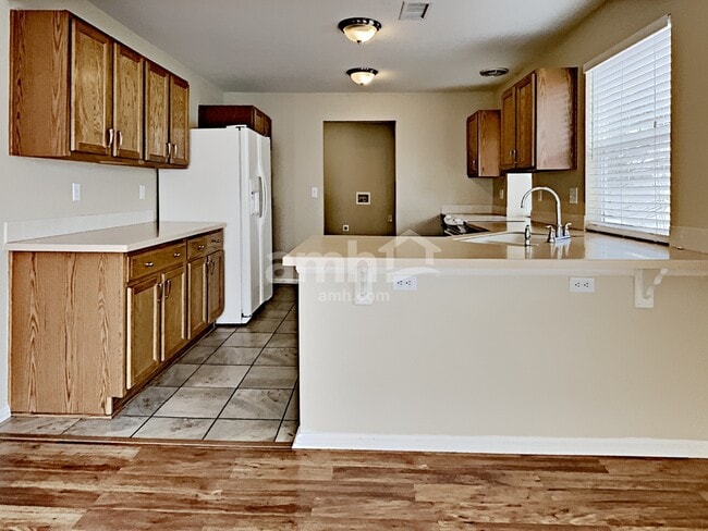 Photo - 20528 March Dr