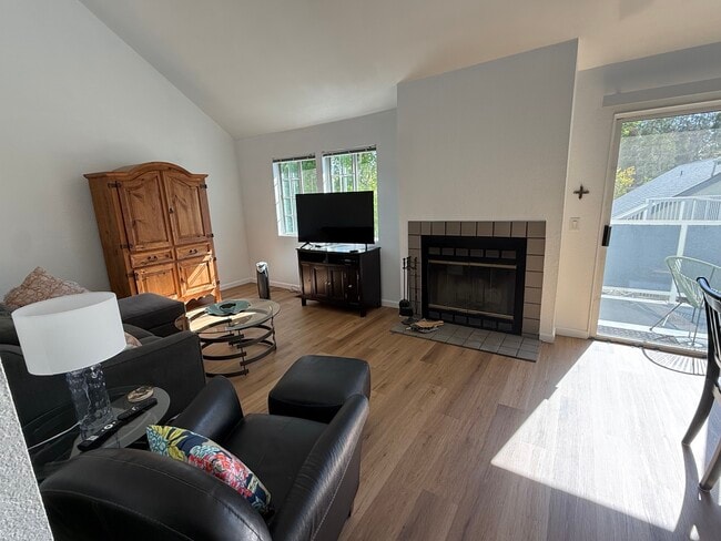 Photo - 1029 Southwood Dr Unit G