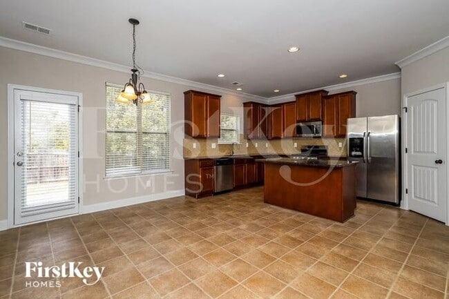 Photo - 7686 Outcrop Pass