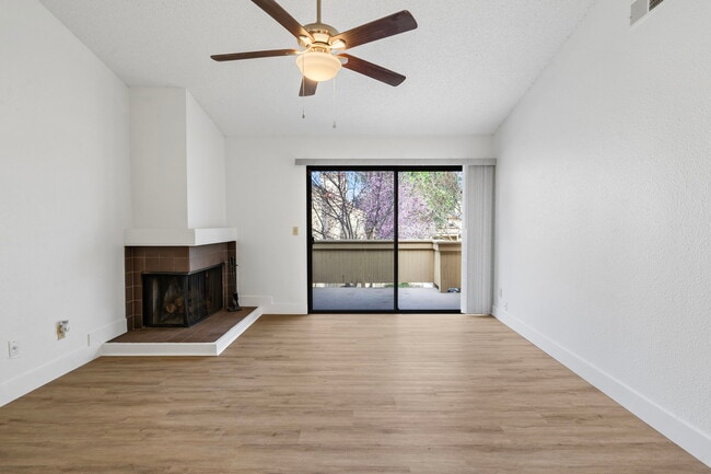 Photo - 3400 Sullivan Ct Condo Unit #206