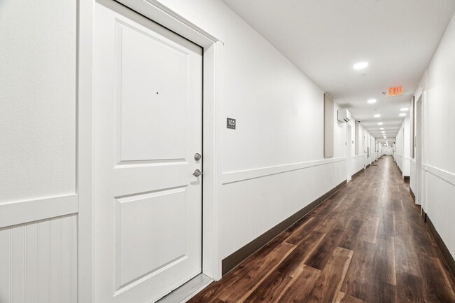 Pasillo del área común del edificio - Cascara