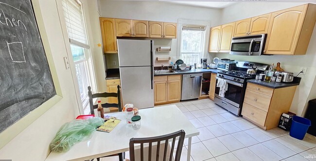 Building Photo - 380 Washington St Unit 1 Rental