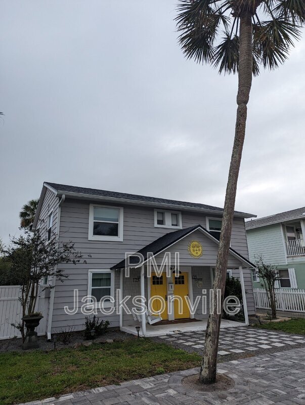 Photo - 125 37th Ave S