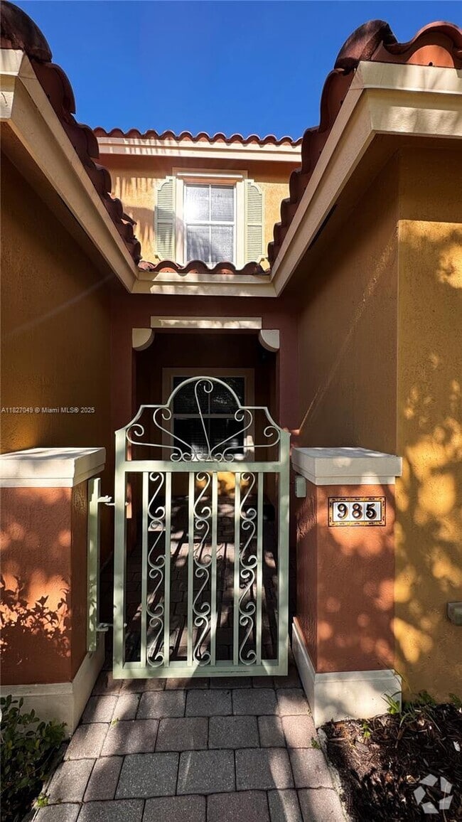 Building Photo - 985 SW 143rd Ave Rental