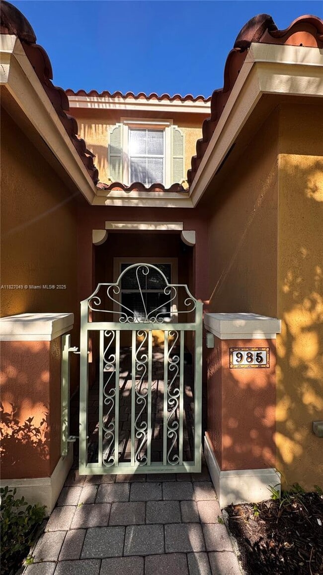 Photo - 985 SW 143rd Ave Casa Adosada
