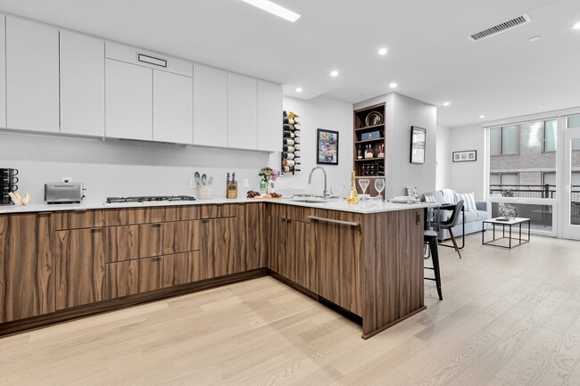 Building Photo - 37 L St SE Unit 308