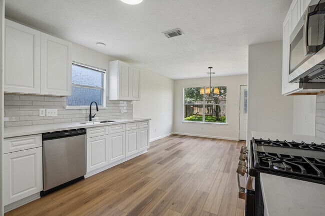 Photo - 4419 Crossvine Ave