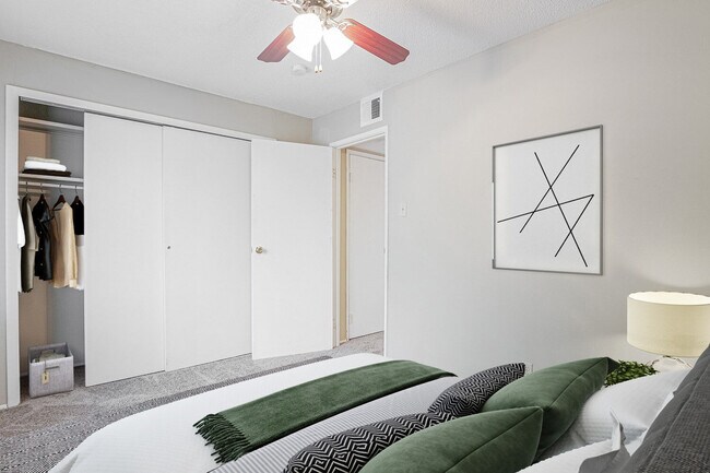Courtyard Apartments