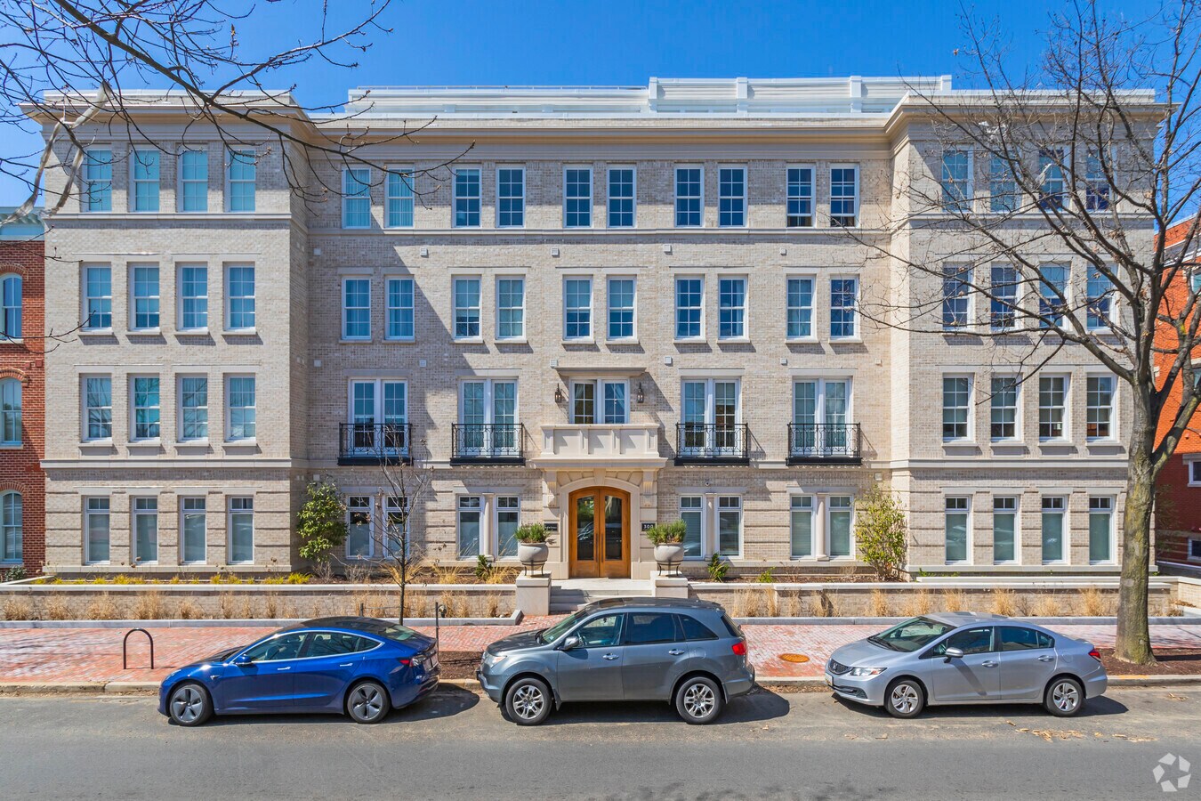 300 8th St NE - Boneval