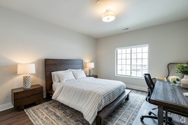 2BR, 2BA - 1,300SF