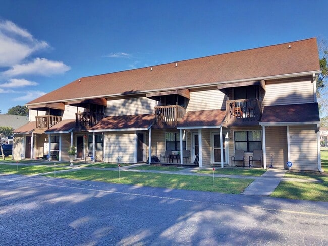 Building Photo - Myrtle Beach - 2 Bedroom / 2 Bathroom Town... Rental