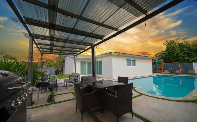 Photo - 10010 SW 162nd St