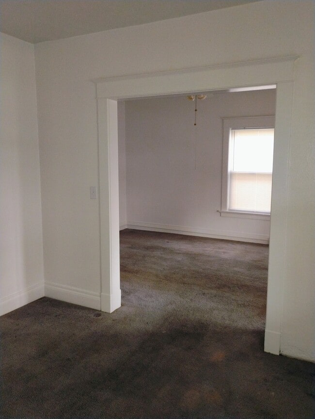 Photo - 1122 Pinewood Ave