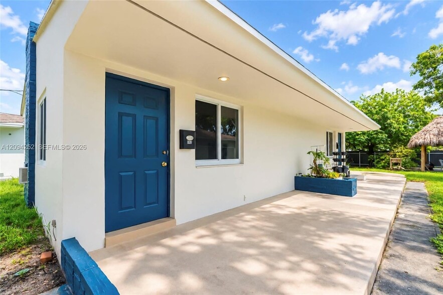 123 SE 2nd Ave