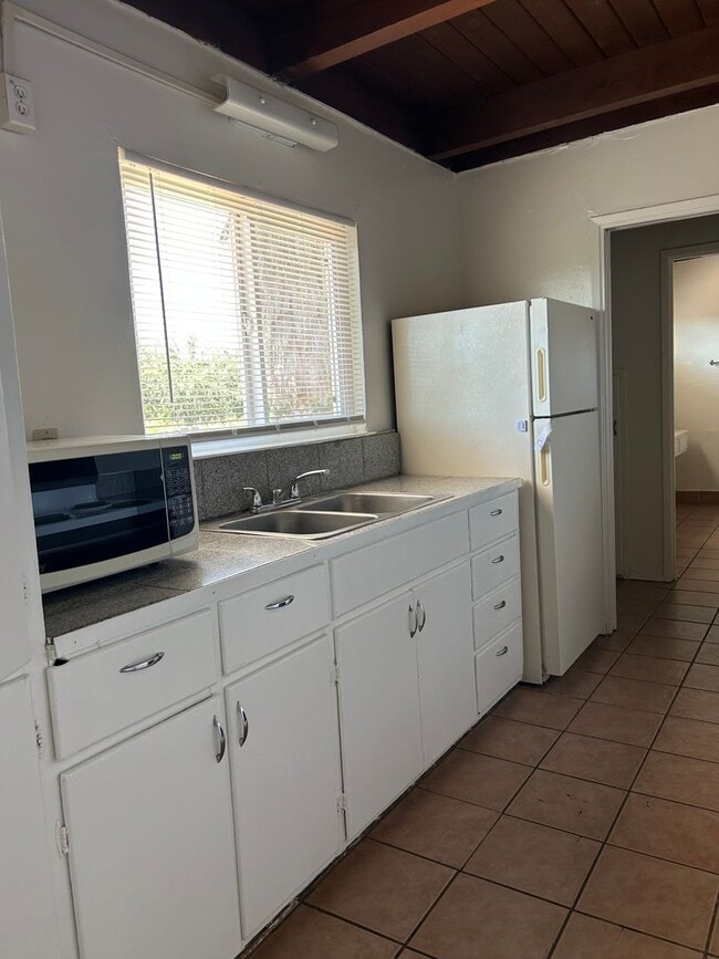 Duplex, 1 bed 1 bath - Duplex, 1 bed 1 bath House