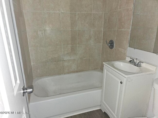 Photo - 5533 Huwood Ave Unit 2