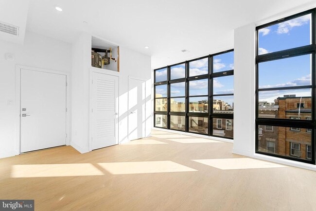 Building Photo - 1417 Belmont St NW Unit 208 Rental