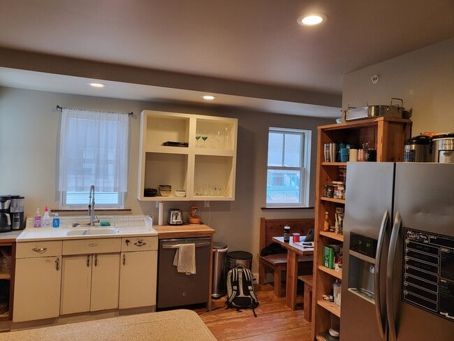 Photo - Perry Hill Partners Unit A