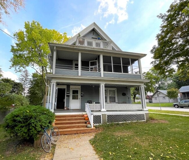 Building Photo - 1725/27 Madison St. Unit 2 Rental