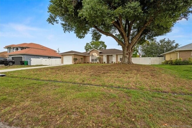 Photo - 517 SW College Park Rd