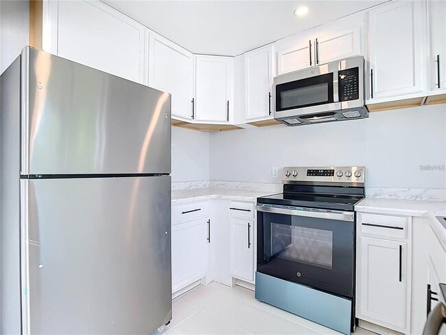 Photo - 3095 Pinetree St