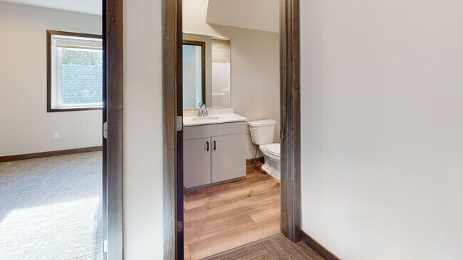 Photo - 6-Bedroom Townhome in Dinkytown