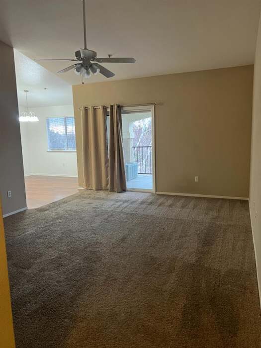 Photo - 565 Peerless Way