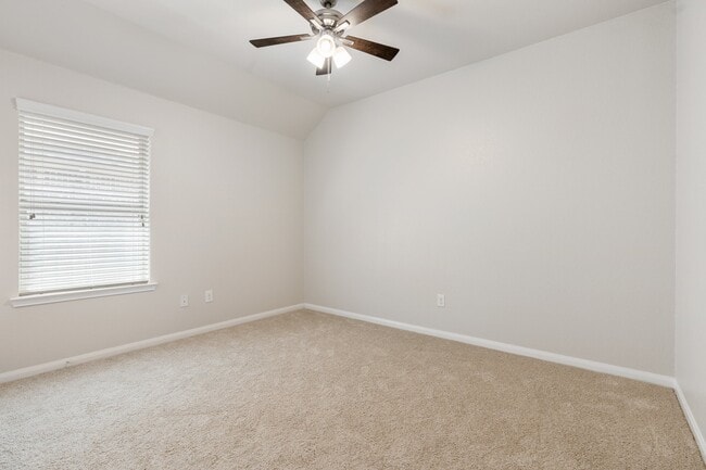 Photo - 119 Country Crossing Cir