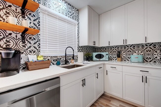 Photo - 2210 Bristol Dr