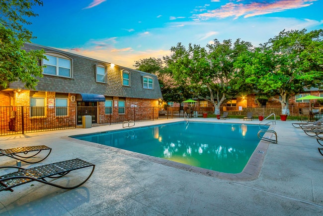 Vista a la piscina - Wyndchase