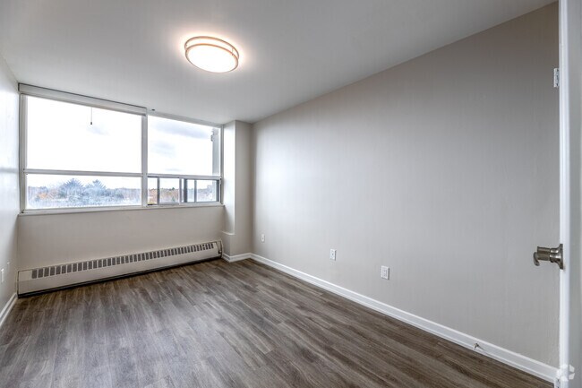 2BR, 1BA - Bedroom