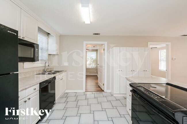 Photo - 7309 N Dartmouth Ave