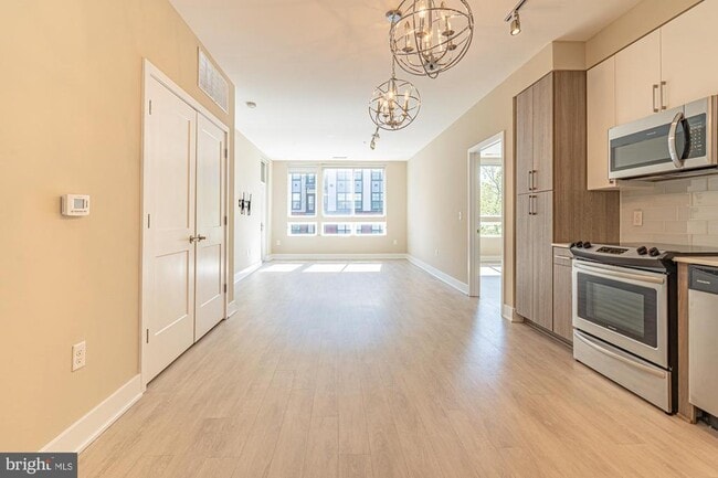 Building Photo - 145 Riverhaven Dr Unit 311