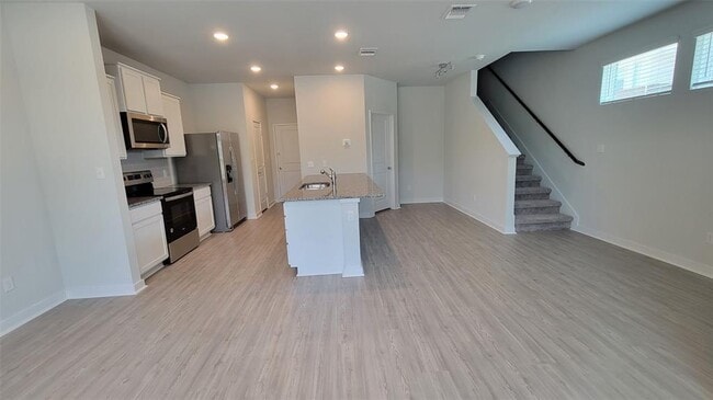 Photo - 605 W South St