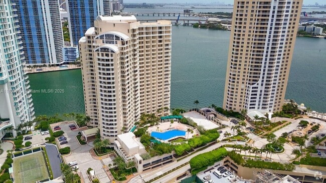 Building Photo - 888 Brickell Key Dr Unit 607 Rental
