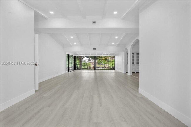 2555 Nassau Ln