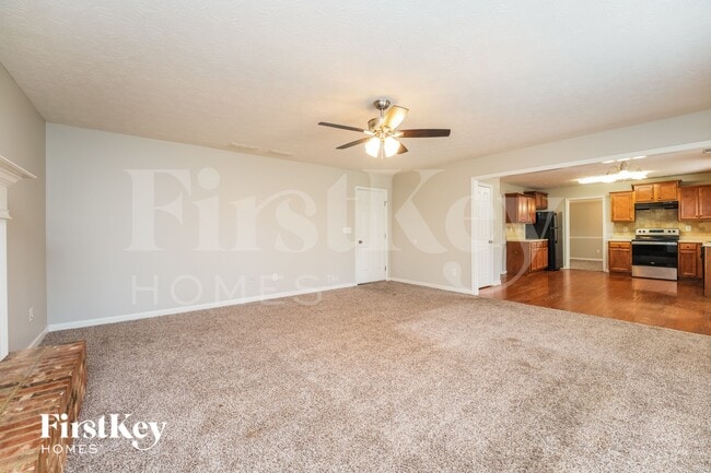 Photo - 250 Landon Way