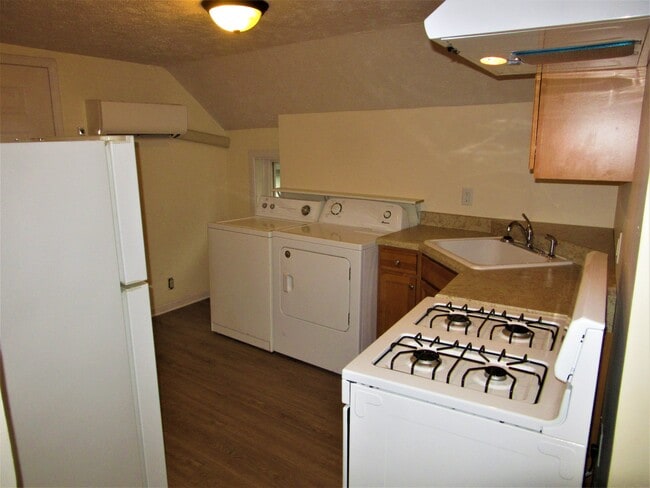 605 N Walnut St Unit 605 N Walnut apt B