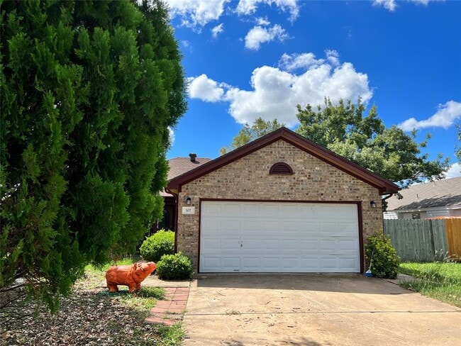 Building Photo - 107 Hague St