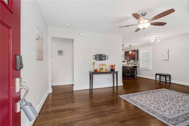 Photo - 2046 Settle Cir SE