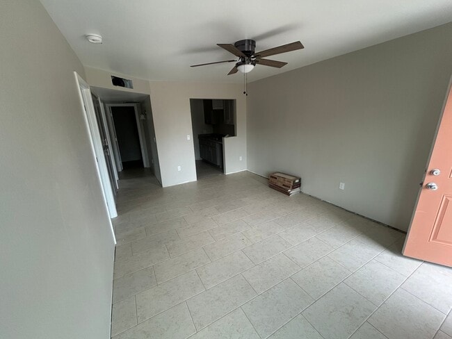 Photo - 1315 W 5th St