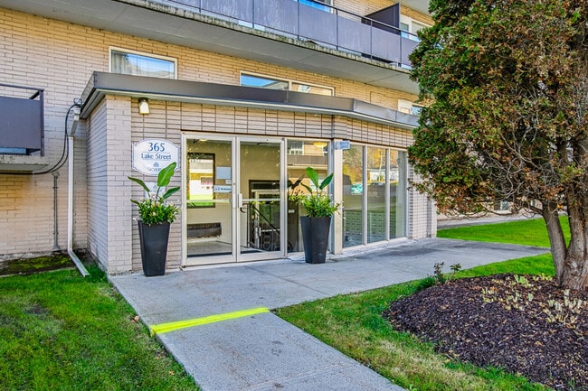 Photo - Lake Street Apartments