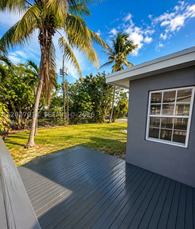 441 SW 10th Terrace
