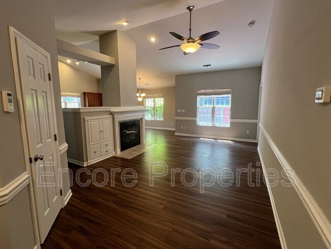 Photo - 108 Braxberry Way