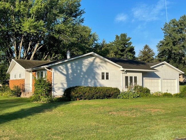 Photo - Raised Ranch with a 2 car attached garage in PV Schools