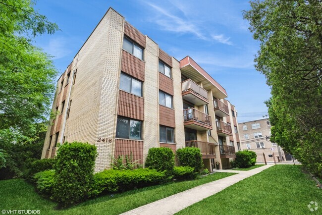 Building Photo - 2416 W Foster Ave Rental