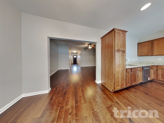 Photo - 406 Riverwood Ct