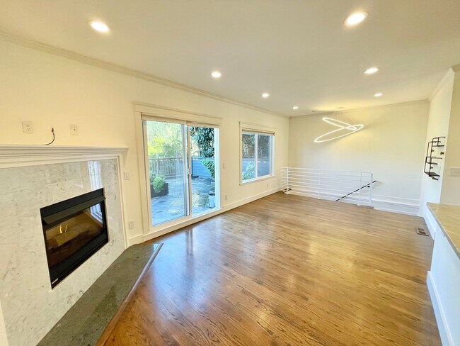 Photo - Sunny! High Tech! Potrero Hill Condo! PROG...